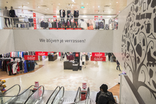 910419 Interieur van het warenhuis V&D (Vroom en Dreesmann, Rijnkade 5) in het winkelcentrum Hoog Catharijne te ...